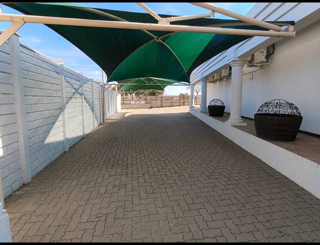 70M² OFFICE TO LET IN ROTHDENE